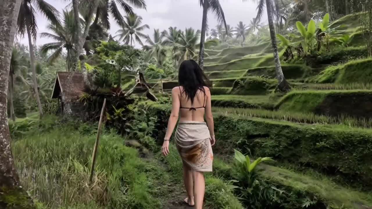 Seedance 2.0 Prompt: Bali Vlog Collage - Imperfect iPhone Travel Video