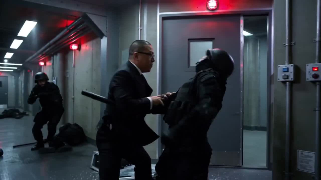 Seedance 2.0 Prompt: Cinematic Action Fight Scene