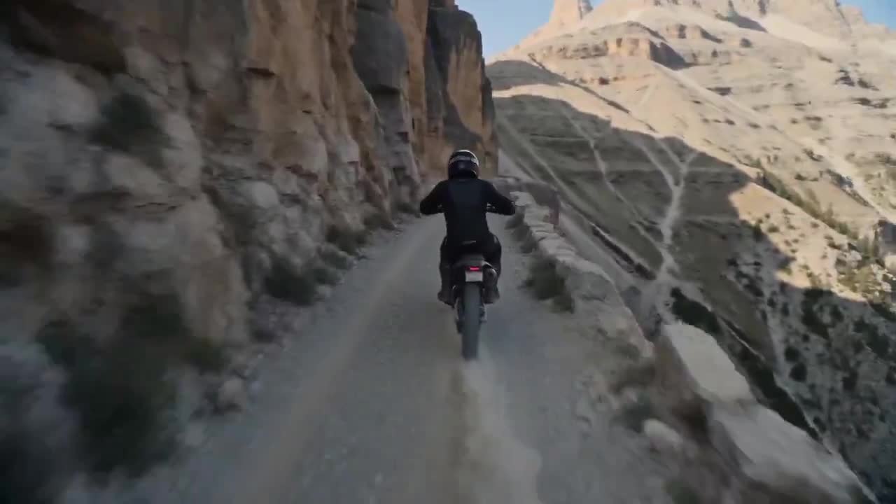 Seedance 2.0 Prompt: Cinematic Motorcycle Cliff Chase