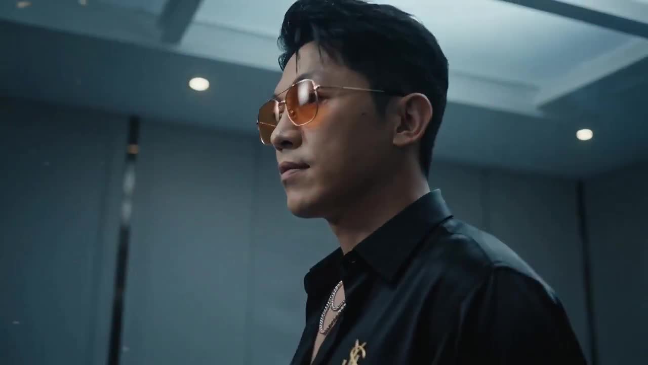 Seedance 2.0 Prompt: Cinematic Boss Entrance Video