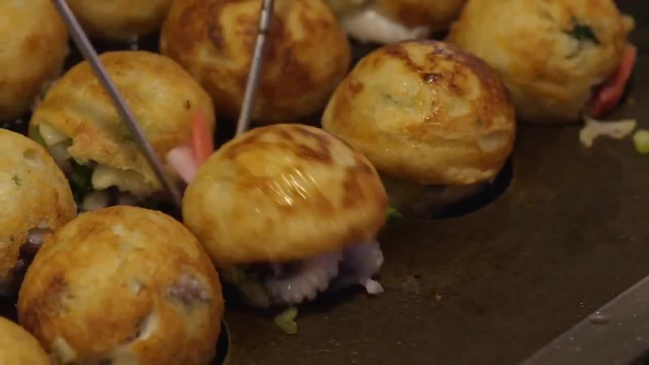 Seedance 2.0 Prompt: Cinematic Japanese Takoyaki Chef
