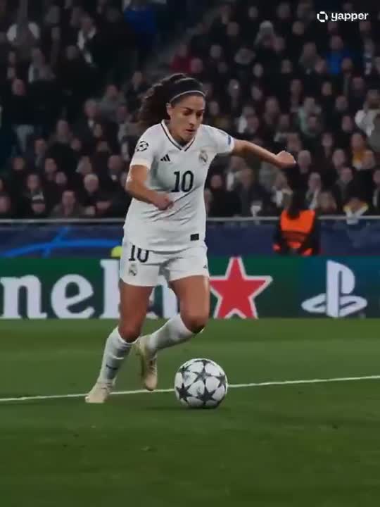 Seedance 2.0 Prompt: Dramatic Female Football Nutmeg Sequence