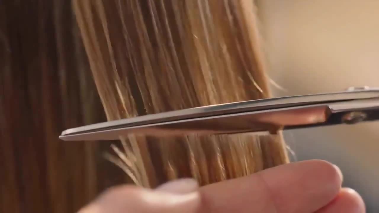 Seedance 2.0 Prompt: Elegant Beauty Parlour Commercial