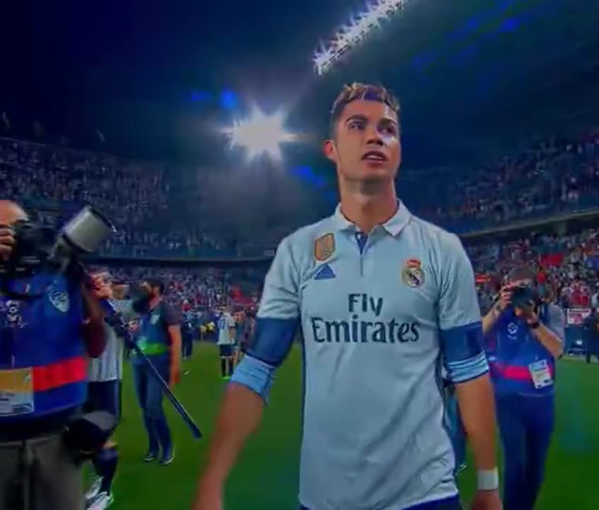 Seedance 2.0 Prompt: Epic Football Moments