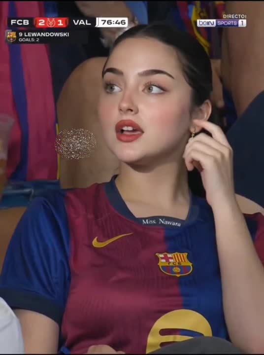 Seedance 2.0 Prompt: FC Barcelona Fan Reaction Video