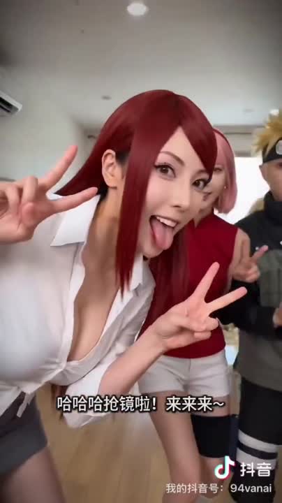 Seedance 2.0 Prompt: Friends Group Selfie Video