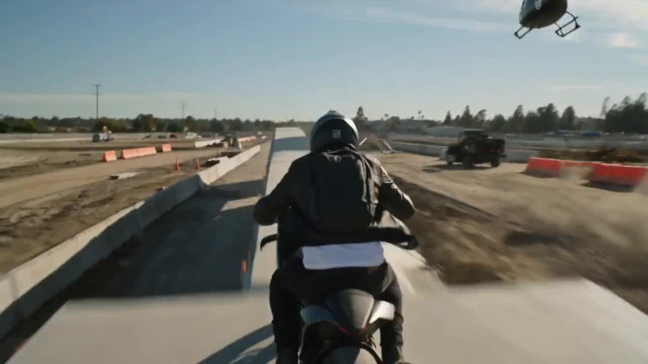 Seedance 2.0 Prompt: High-Speed Motorcycle Action