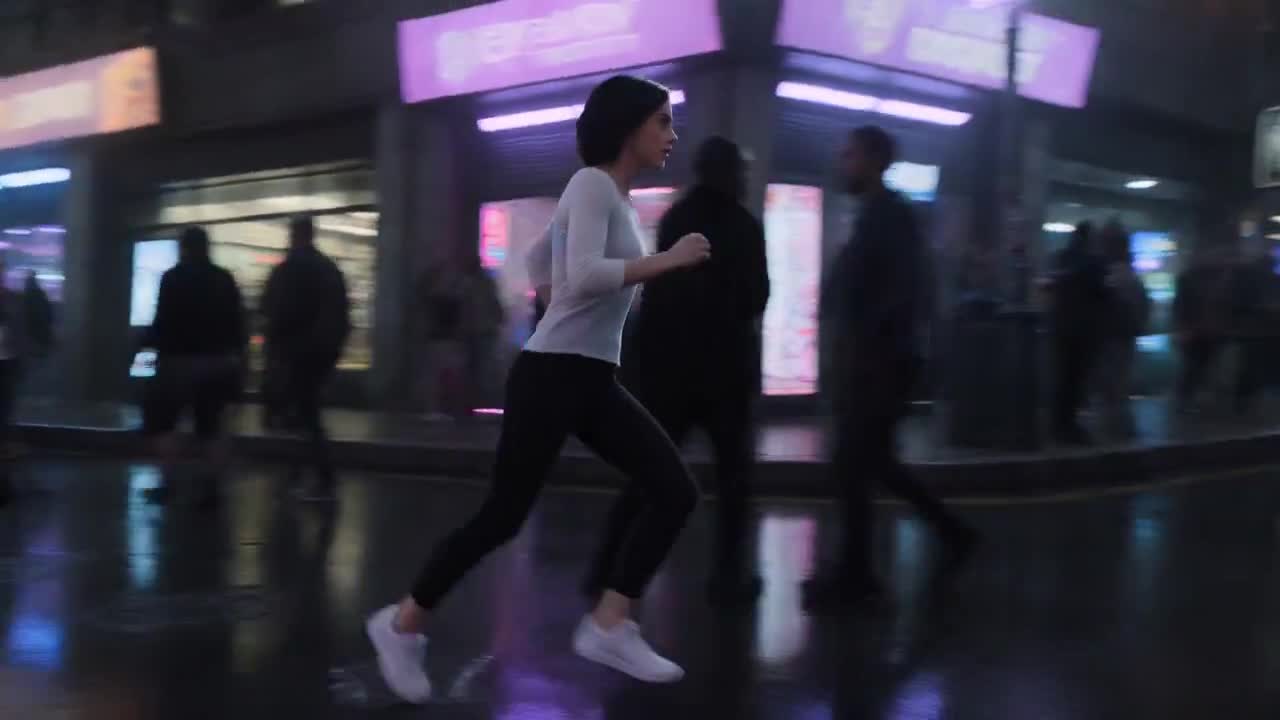 Seedance 2.0 Prompt: High-Speed Urban Chase & Dynamic Transformation