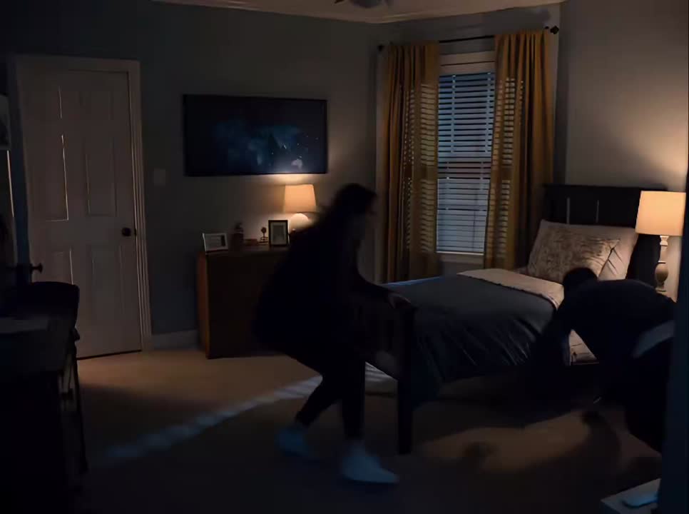 Seedance 2.0 Prompt: Horror Creature Sequence in a Quiet House