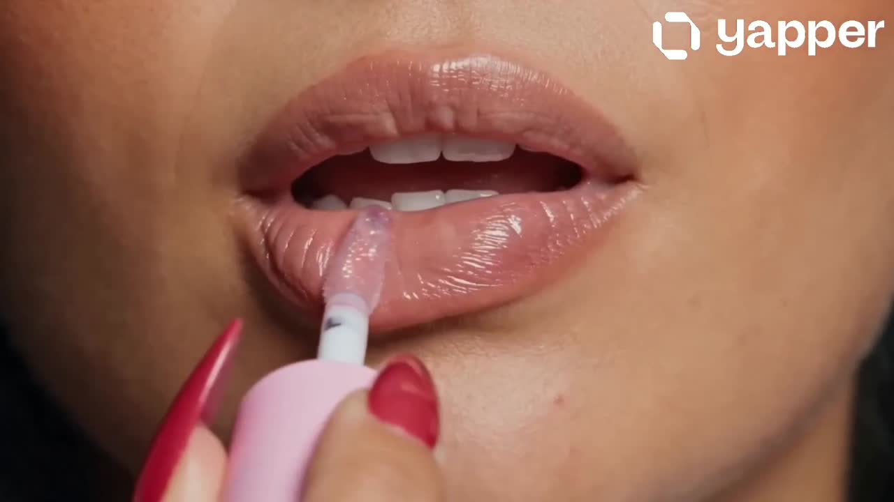 Seedance 2.0 Prompt: Lip Gloss Beauty Commercial