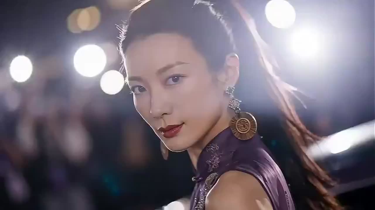 Seedance 2.0 Prompt: Luxury Car Teaser with Jinjie R7