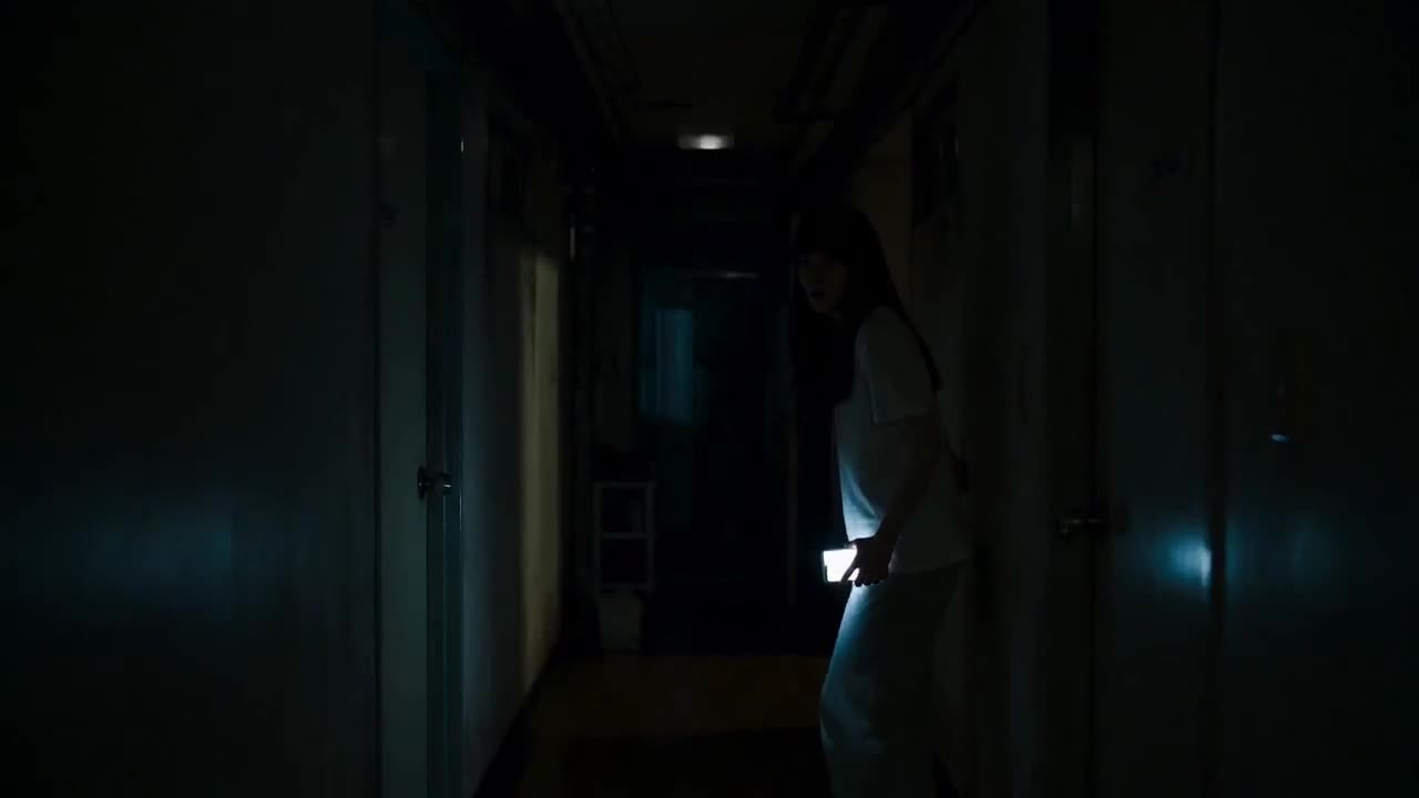 Seedance 2.0 Prompt: Cinematic One-Take Horror Scene
