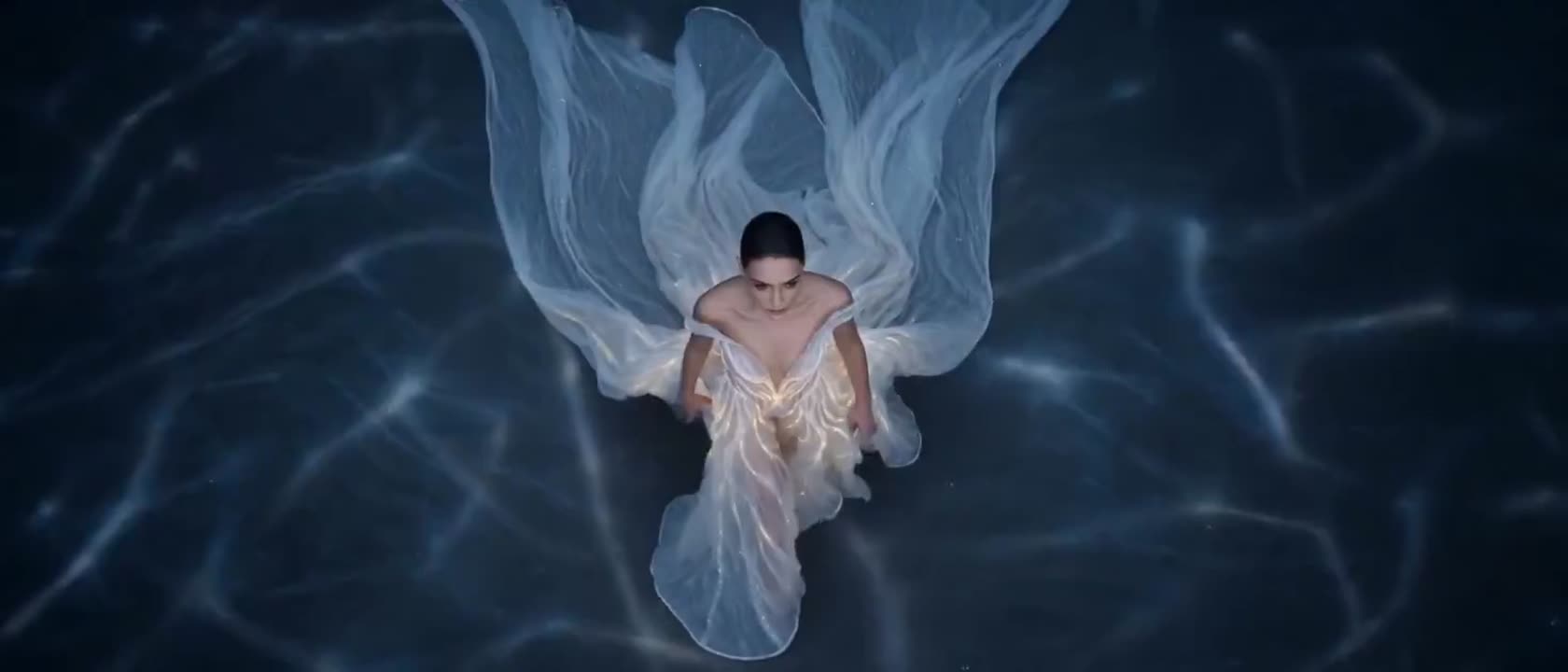 Seedance 2.0 Prompt: Ocean Fantasy Fashion Short Film