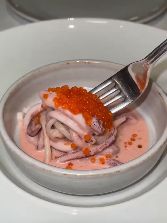 Seedance 2.0 Prompt: Restaurant Review Video Creation