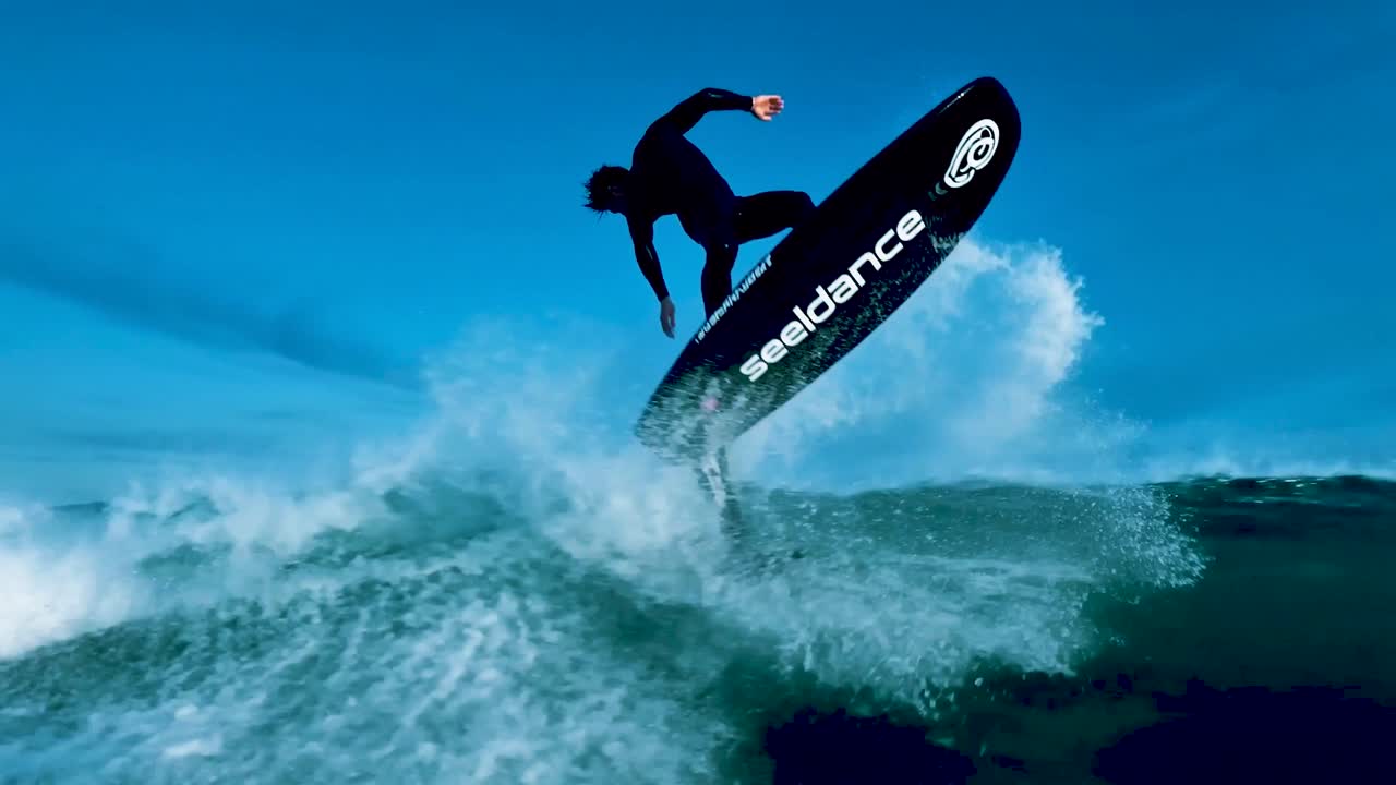 Seedance 2.0 Prompt: Cinematic Promo Video with Glitch Effects