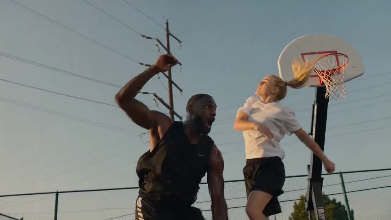 Seedance 2.0 Prompt: Epic Basketball Block Scene
