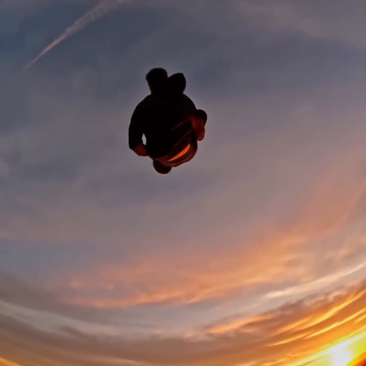 Seedance 2.0 Prompt: Skateboard Big Air Sunset Highlight