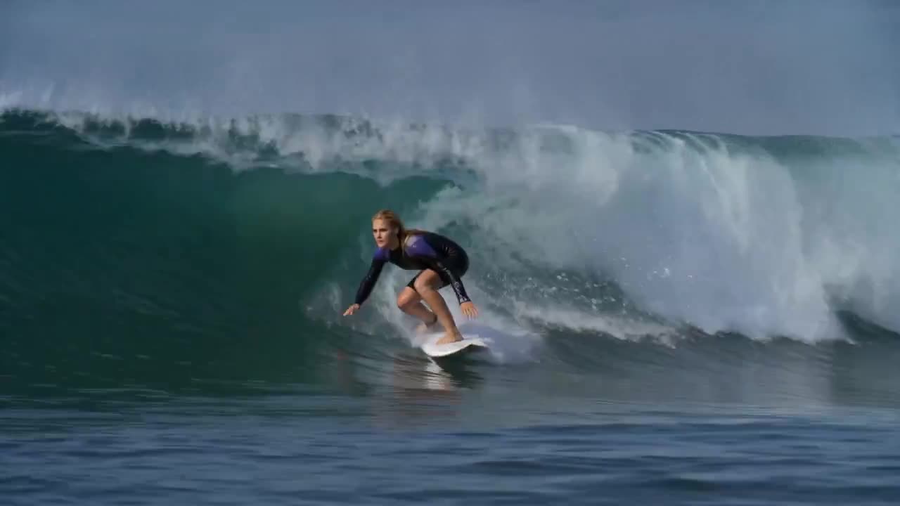 Seedance 2.0 Prompt: Cinematic Surf Scene