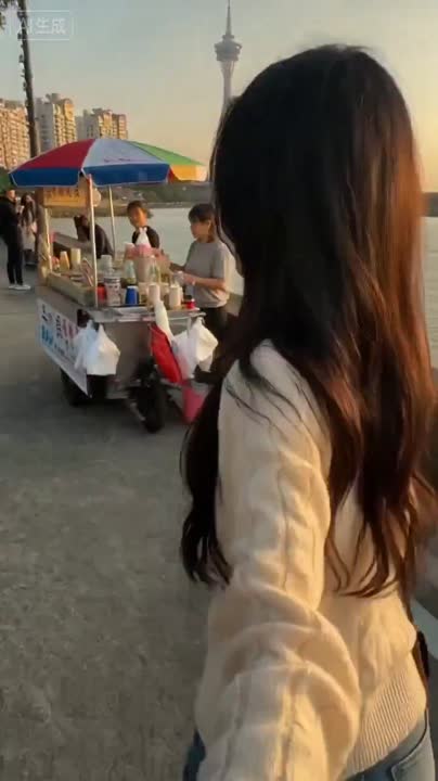 Seedance 2.0 Prompt: Cinematic Taiwanese Sunset POV with Girlfriend